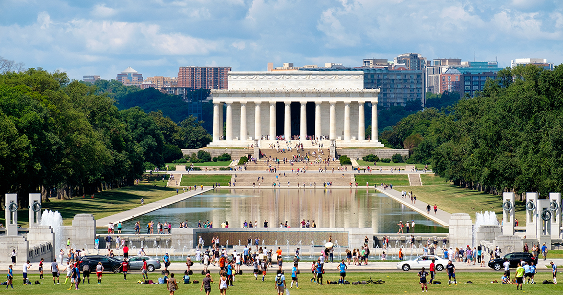 Photo showing the view of the National Mall in Washington D.C. with the Lincoln Memorial and the Reflecting Pool
